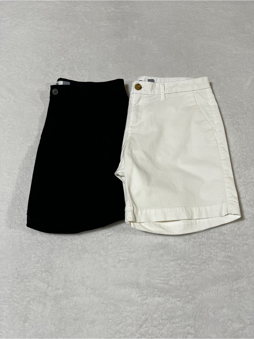 Old Navy Everyday Shorts Bundle of 2 Black & White Size 4 Flat Front Chinos